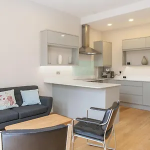 Apartment Pass The Keys - Spacious Flat With Private Sun Terrace In South East United Kingdom